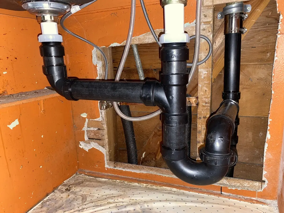 Professional Pipe Bursting equipment and tools on the job in Reynolds